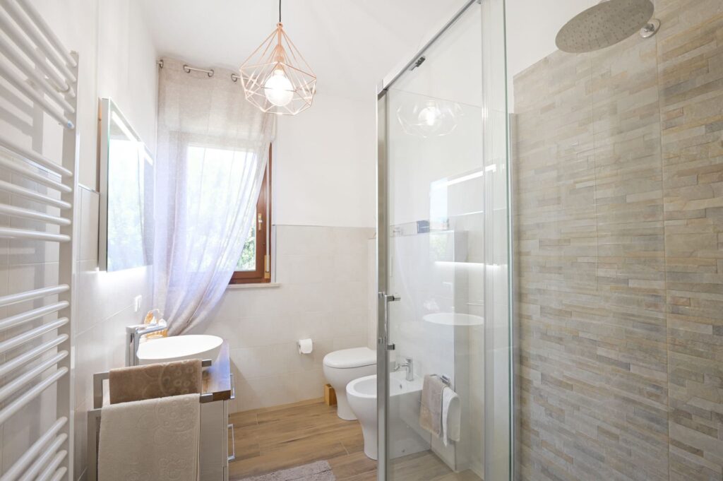 bagno moderno casa vacanze umbria sul lago trasimeno