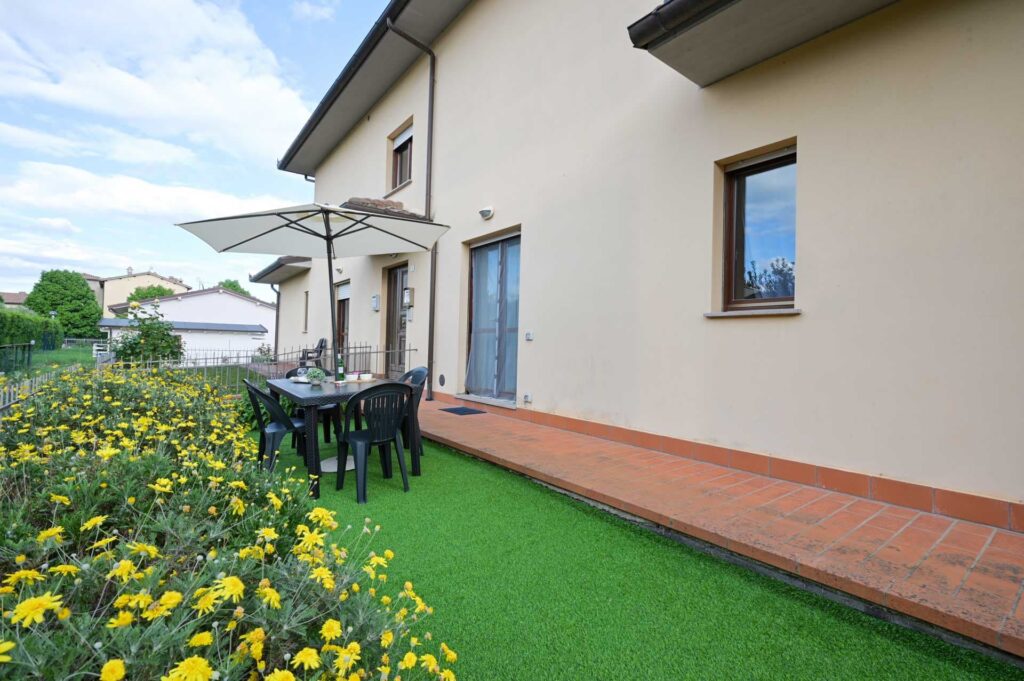 casa vacanze lago trasimeno con giardino